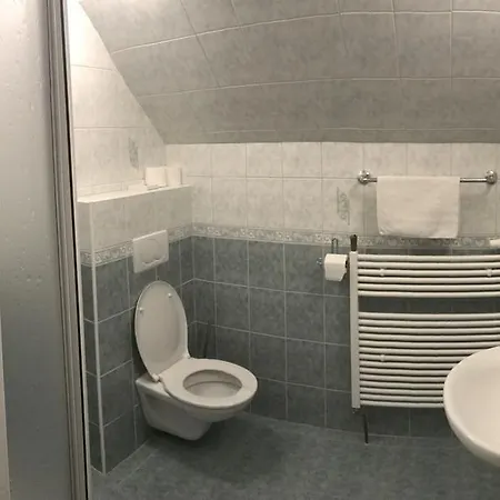 Pod Zvonem 3*